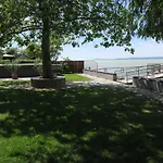 Granit - Freshly Renovated Guest house 3*
