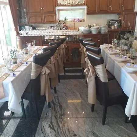 Granit - Freshly Renovated 3* バラトンサールソー
