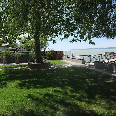 Granit 게스트하우스 발라톤사르소