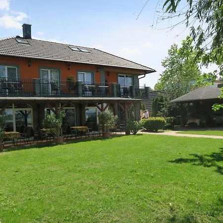 Granit 게스트하우스 발라톤사르소