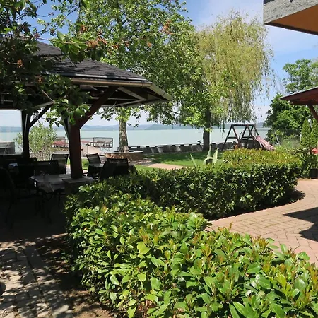 Granit - Freshly Renovated Балатонсарсо