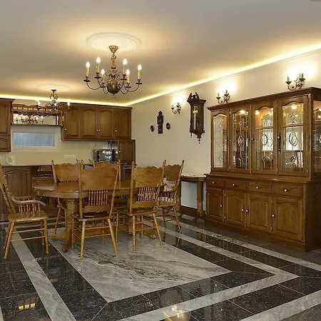 ゲストハウス Granit - Freshly Renovated 3*