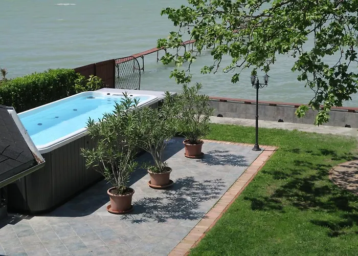 Granit - Freshly Renovated Maison d'hôtes Balatonszarszo
