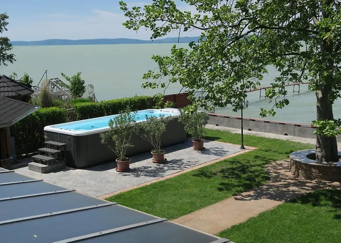 Granit - Freshly Renovated Maison d'hôtes Balatonszarszo