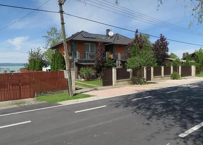 Konukevi Granit - Freshly Renovated Balatonszarszo