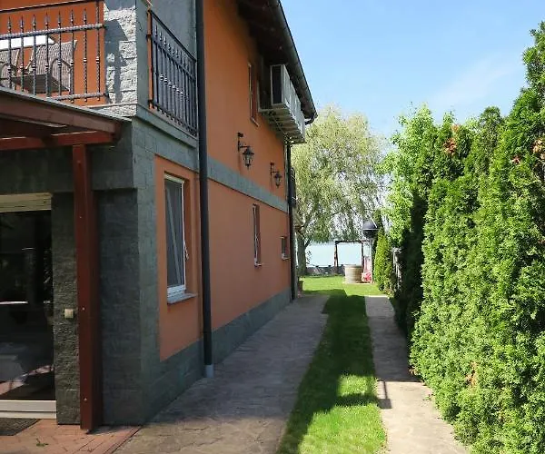 Granit - Freshly Renovated Maison d'hôtes Balatonszarszo