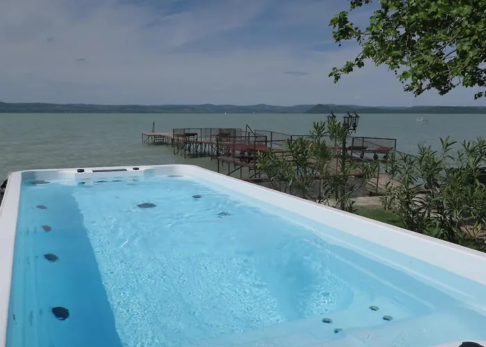 Granit - Freshly Renovated 3* Balatonszarszo